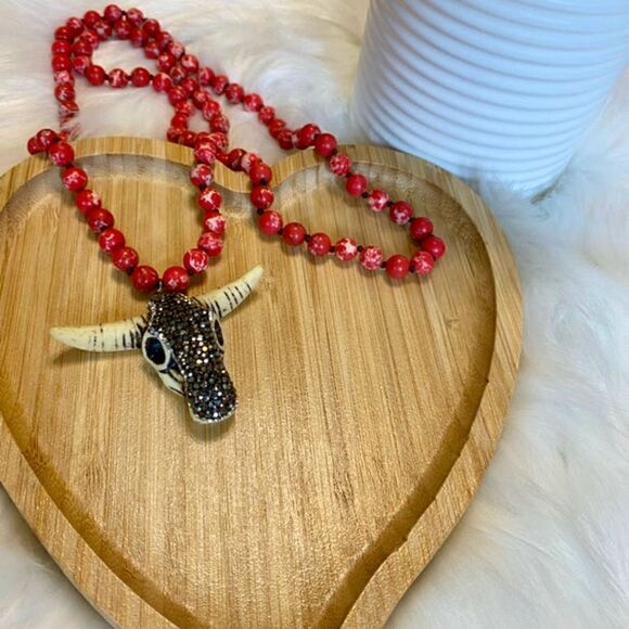 Brand New Womens Boho Western Cow Skull Long Knotted Red Stone Beaded Necklace - Picture 4 of 7